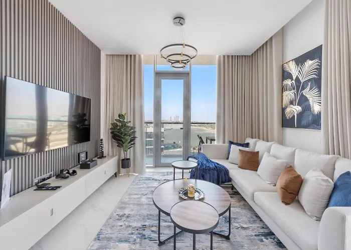 Tranquil Retreat 1 Bedroom With Serene Views In District 1