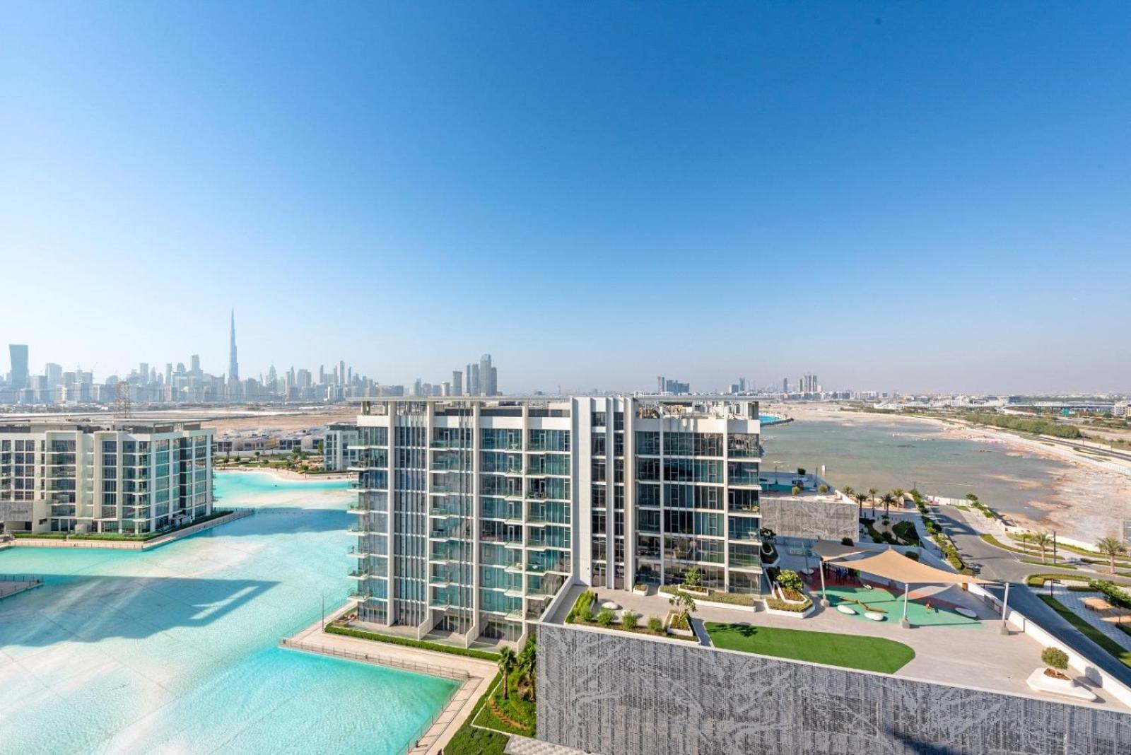 Tranquil Retreat 1 Bedroom With Serene Views In District 1 Apartment